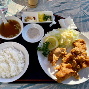 内房エリアの千葉県富津市にある街の中華料理屋「三代目一平」の唐揚げ定食