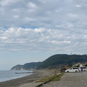 内房エリアの千葉県富津市にある新舞子海岸が目の前でピザ・パスタや珈琲をいただける潮風が気持ち良いカフェ「テラスプサラス」さんの駐車スペース